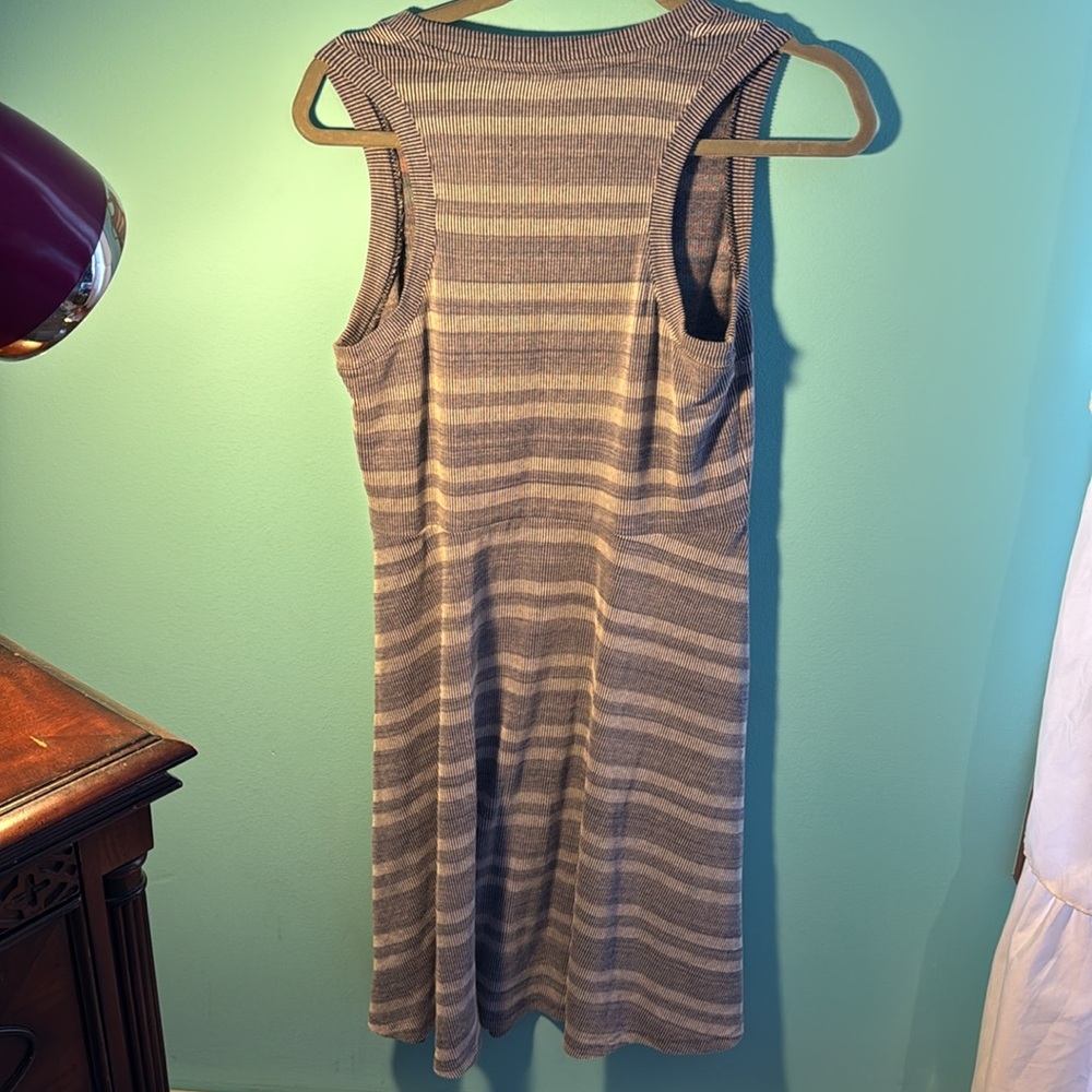 Medium Gap Striped Gray Sleeveless Dress Textured - Picture 5 of 6